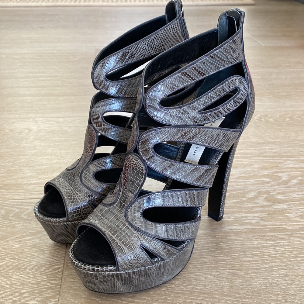 Barbara Bui platform grey snakeskin sandal heels! Size 37.